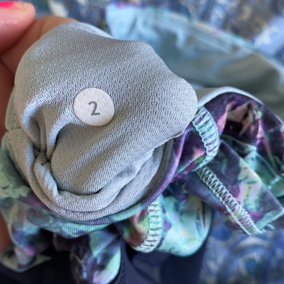 Lululemon Var-city crop - Picture 5 of 6